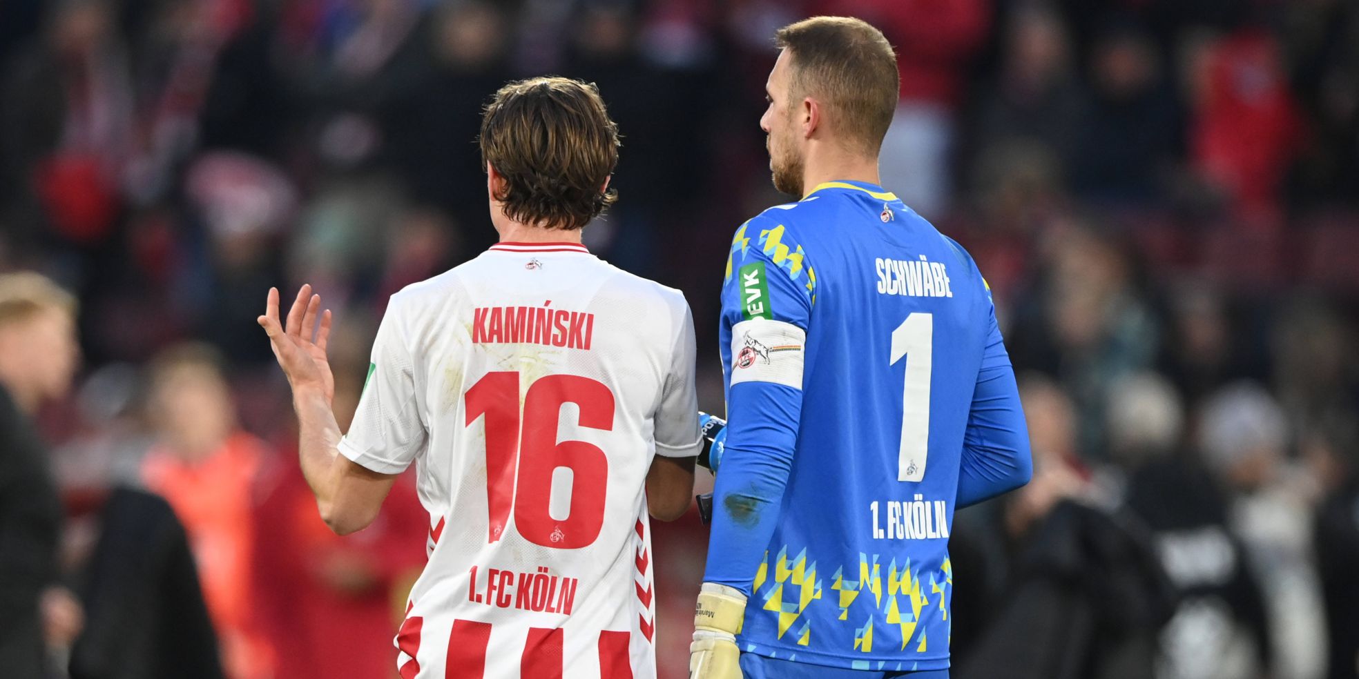 Jakub Kaminski und Marvin Schwäbe vom 1. FC Köln