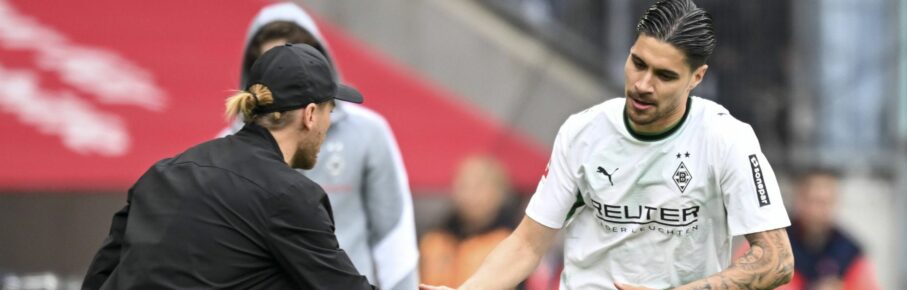 Gladbach-Trainer Eugen Polanski mit Kevin Diks