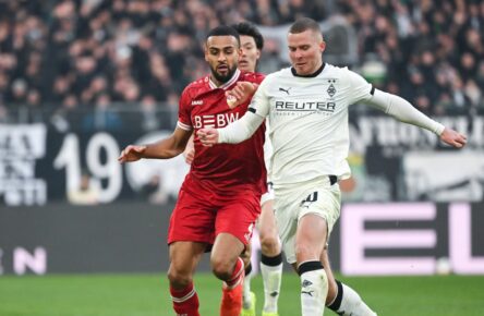 Gladbach-Verteidiger Nico Elvedi im Spiel Borussia Mönchengladbach - VfB Stuttgart