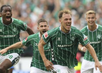 SV Werder Bremen: Skelly Alvero, Romano Schmid, Senne Lynen, Keke Topp (v.l.)