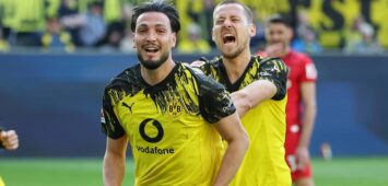 1. Bundesliga - Borussia Dortmund - SC Freiburg am 26.04.2026 im Signal Iduna Park in Dortmund Jubel, Torjubel, Torschuetze, Torschütze Ramy Bensebaini Dortmund 5 jubelt nach seinem Tor zum 3 zu 0 mit Waldemar Anton Dortmund 3 *** 1 Bundesliga Borussia Dortmund SC Freiburg on 26 04 2026 at Signal Iduna Park in Dortmund Cheering, goal celebration, goal scorer, goal scorer Ramy Bensebaini Dortmund 5 celebrates after his goal to make it 3 to 0 with Waldemar Anton Dortmund 3 MH