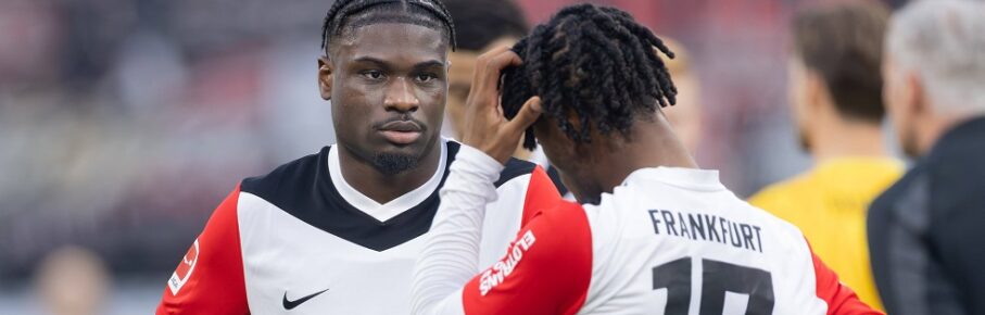 Eintracht Frankfurt - 1. FC Union Berlin, 1. FBL Eric-Junior Dina Ebimbe Eintracht Frankfurt, 26 diskutiert mit Elye Wahi Eintracht Frankfurt, 17. Bundesligaspiel zwischen Eintracht Frankfurt und dem 1. FC Union Berlin am 9. März 2025 im Deutsche Bank Park in Frankfurt am Main., Frankfurt am Main Hessen Deutschland Deutsche Bank Park *** Eintracht Frankfurt 1 FC Union Berlin, 1 FBL Eric Junior Dina Ebimbe Eintracht Frankfurt, 26 discusses with Elye Wahi Eintracht Frankfurt, 17 Bundesliga match between Eintracht Frankfurt and 1 FC Union Berlin on March 9, 2025 at Deutsche Bank Park in Frankfurt am Main , Frankfurt am Main Hessen Germany Deutsche Bank Park