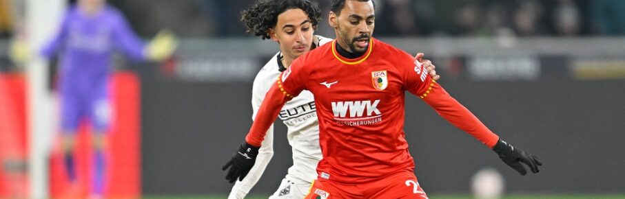 Moenchengladbach, Borussia Park, 11.01.26, GER, Herren, 1.Bundesliga, Saison 2025-2026, Borussia Moenchengladbach - FC Augsburg Bild: v.li. im Zweikampf Wael MOHYA Gladbach und Alexis CLAUDE-MAURICE Augsburg DFL regulations prohibit any use of photographs as image sequences and/or quasi-video. Nordrhein-Westfalen Deutschland *** Moenchengladbach, Borussia Park, 11 01 26, GER, Men, 1 Bundesliga, Season 2025 2026, Borussia Moenchengladbach FC Augsburg Picture from left in duel Wael MOHYA Gladbach and Alexis CLAUDE MAURICE Augsburg DFL regulations prohibit any use of photographs as image sequences and or quasi video Nordrhein Westfalen Germany