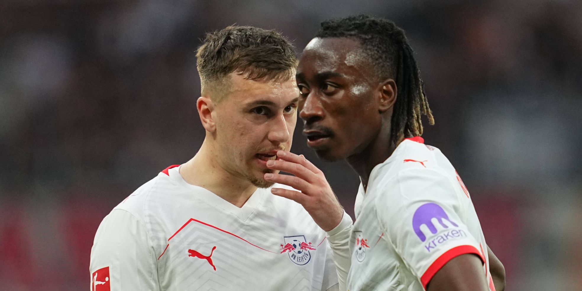 Brajan Gruda und Yan Diomande von RB Leipzig