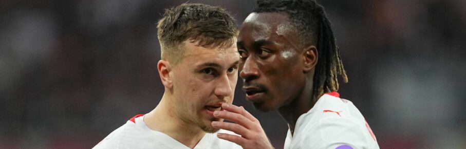 Brajan Gruda und Yan Diomande von RB Leipzig