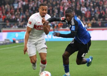 Fabio Balde vom HSV und Jamie Leweling vom VfB Stuttgart