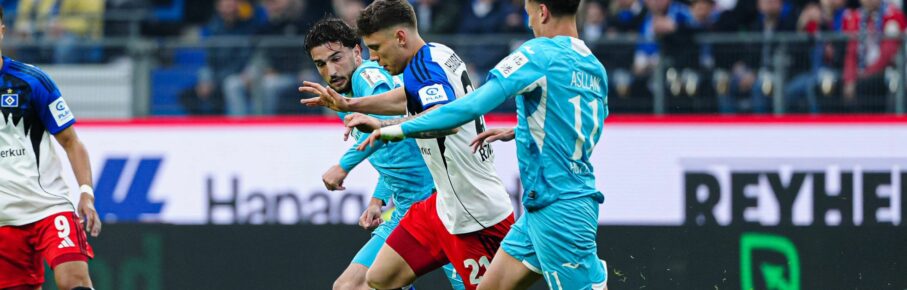 Nicolai Remberg vom HSV, Leon Avdullahu und Fisnik Asllani vn der TSG Hoffenheim