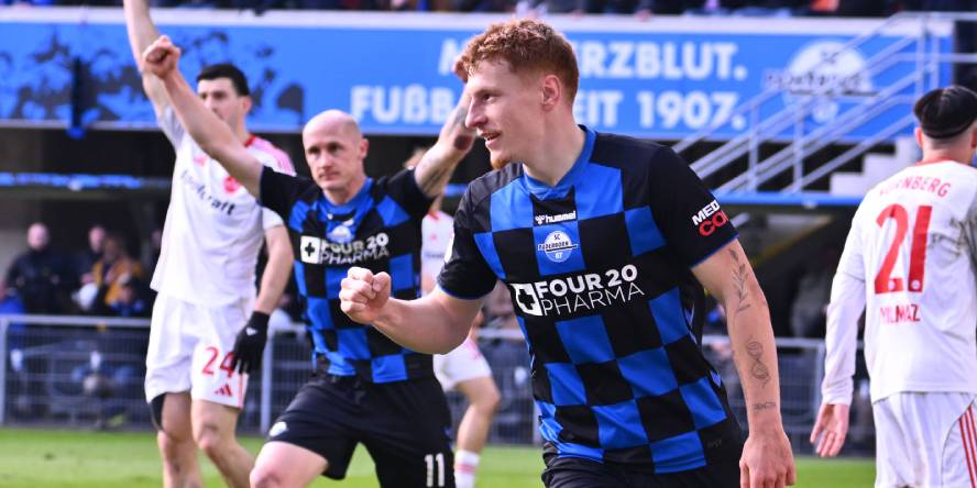 Laurin Curda nach einem Tor gegen den 1. FC Nürnberg.