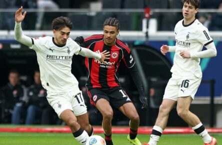 Jean-Matteo Bahoya von Eintracht Frankfurt im Spiel gegen Gladbach