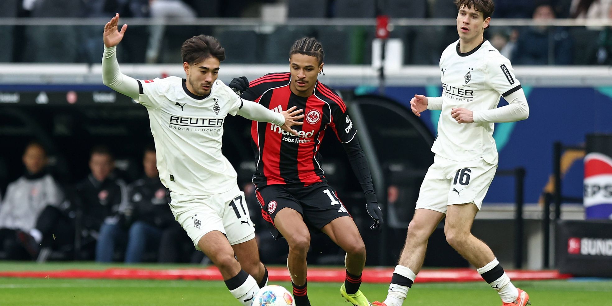 Jean-Matteo Bahoya von Eintracht Frankfurt im Spiel gegen Gladbach