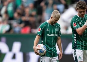 Jens Stage und Romano Schmid von Werder Bremen