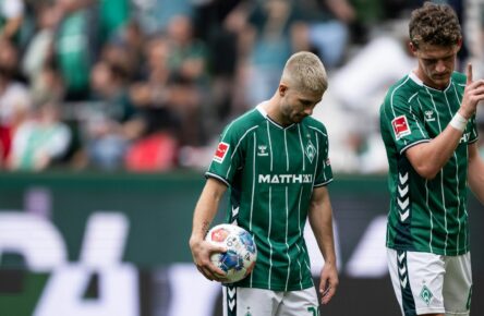 Jens Stage und Romano Schmid von Werder Bremen