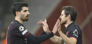 Jonas Hofmann und Martin Terrier von Bayer Leverkusen