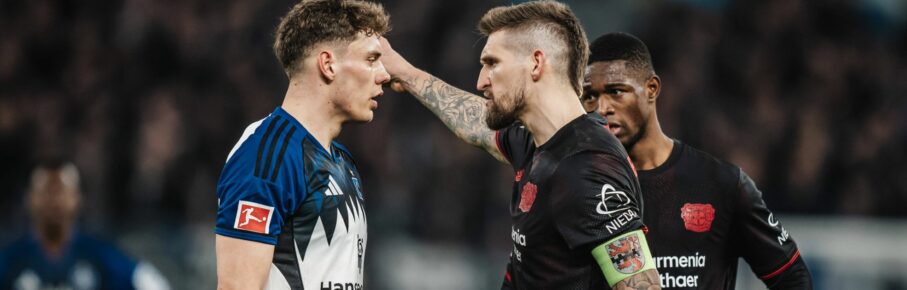 Robert Andrich von Bayer Leverkusen und Nicolai Remberg vom HSV