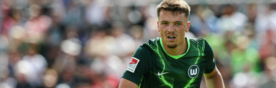 Dzenan Pejcinovic VfL Wolfsburg,17 - Testspiel Sommervorbereitung Fussball Saison 2026-2027 FSV Schöningen vs. VfL Wolfsburg im Elmstadion in Schöningen - Einzelbild,Aktion,Fussball,Deutschland,Mann,Männer,11.07.2026 *** Dzenan Pejcinovic, VfL Wolfsburg, 17th preseason friendly for the 20262027 soccer season: FSV Schöningen vs. VfL Wolfsburg at Elmstadion in Schöningen single frame, action, soccer, Germany, man,Men, July 11, 2026