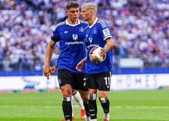 Albert Grönbaek (rechts) macht beim HSV in der Vorbereitung einen sehr guten Eindruck