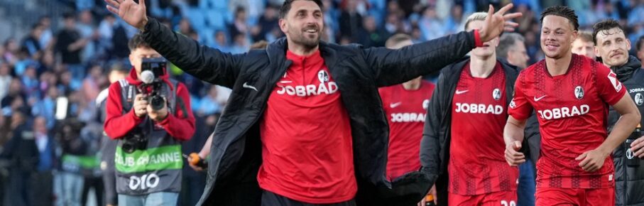 Spanien, Fussball, UEFA Europa League, Viertelfinale, Rückspiel, 2025/2026, RC Celta de Vigo vs. SC Freiburg, 16.04.2026, Estadio Balaidos, Vigo, Jubel, Emotionen, Die Mannschaft feiert den Einzug ins Halbfinale, Vincenzo Grifo SC Freiburg, 32, Derry Scherhant SC Freiburg, 07 Vigo Estadio Balaidos Galicien, Pontevedra Spanien *** Spain, Football, UEFA Europa League, Quarter-final, Second leg, 2025 2026, RC Celta de Vigo vs SC Freiburg, 16 04 2026, Estadio Balaidos, Vigo, Cheers, Emotions, The team celebrates reaching the semi-finals, Vincenzo Grifo SC Freiburg, 32 , Derry Scherhant SC Freiburg, 07 Vigo Estadio Balaidos Galicia, Pontevedra Spain Copyright: xArnexAmbergx