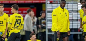 22.08.2026, Fußball, Borussia Dortmund - FC Bayern München, Signal Iduna Park, Saison 2026 2027: Enttäuschte Gesichter nach der 1:2 Niederlage des BVB. Giannis Konstantelias BVB 45 Konstantinos Karetsas BVB 19 Torwart Gregor Kobel BVB 01 Serhou Guirassy BVB 09 Fabio Silva BVB 21 Joane Gadou BVB 22 enttäuscht Enttäuschung bei der Siegerehrung im Hintergrund DFB regulations prohibit any use of photographs as image sequences and or quasi-video. Nordrhein-Westfalen Deutschland *** August 22, 2026, Soccer, Borussia Dortmund vs. FC Bayern Munich, Signal Iduna Park, 20262027 Season: Disappointed faces after BVBs 12 loss Giannis Konstantelias BVB 45 Konstantinos Karetsas BVB 19 Goaltender Gregor Kobel BVB 01 Serhou Guirassy BVB 09 Fabio Silva BVB 21 Joane Gadou BVB 22 disappointed Disappointment in the background during the award ceremony DFB regulations prohibit any use of photographs as image sequences and/or quasi-video North Rhine-Westphalia, Germany