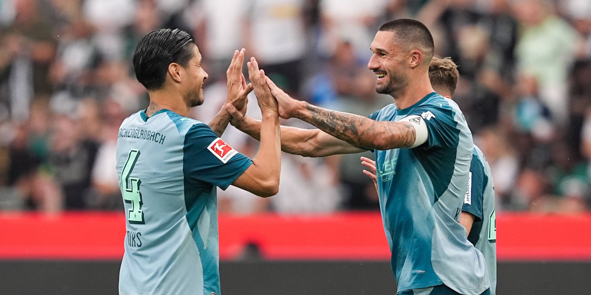 Kevin Diks und Tim Kleindienst von Borussia Mönchengladbach