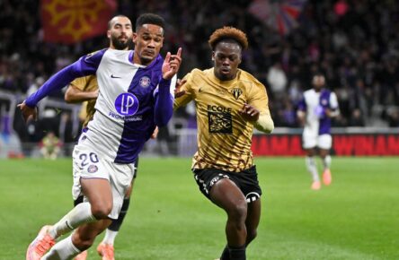 Holt der HSV Jacques Ekomie?