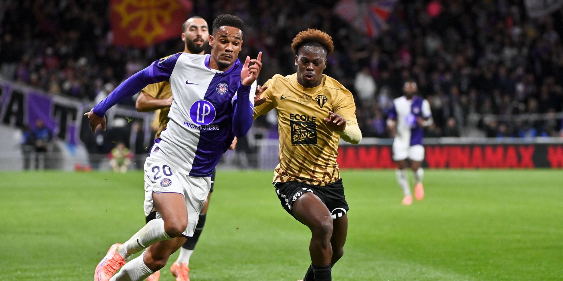 Holt der HSV Jacques Ekomie?