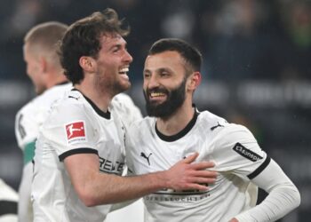 Joe Scally und Franck Honorat von Borussia Mönchengladbach
