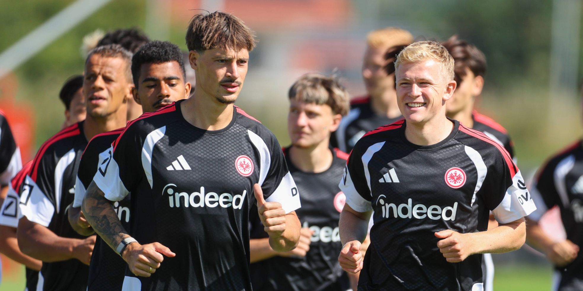 Jonathan Burkardt und Robin Koch von Eintracht Frankfurt