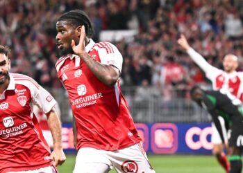 Eric Junior Dina Ebimbe vom FC Schalke 04