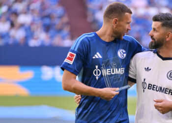 Edin Dzeko und Miron Muslic gehen bei Schalke voran
