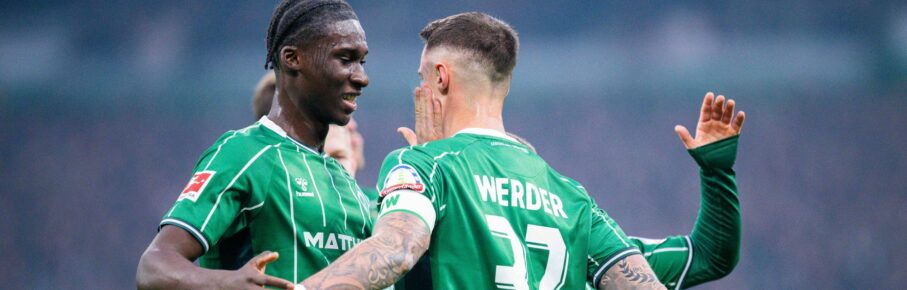 Karim Coulibaly und Marco Friedl vom SV Werder Bremen