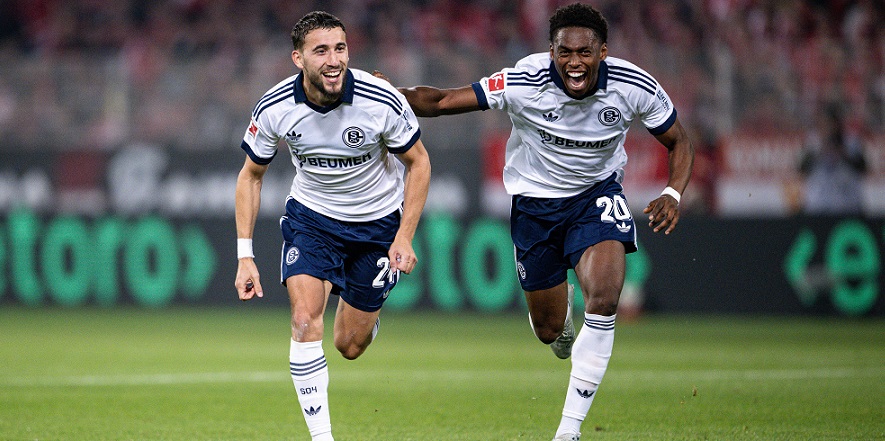 Erfolgreich mit Schalke 04: Adil Aouchiche (rechts) und Junior Adamu