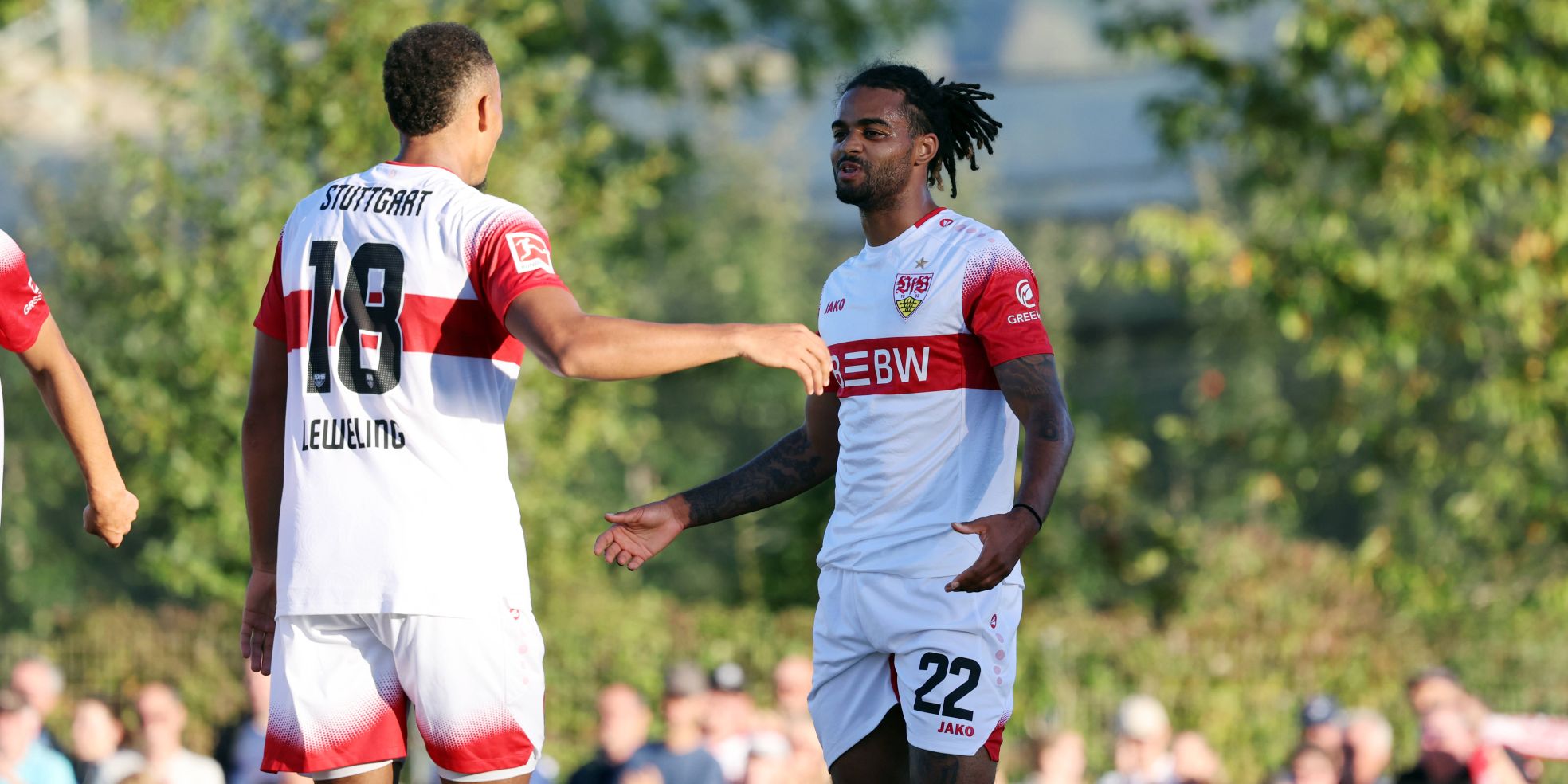 Lorenz Assignon ist beim VfB Stuttgart wieder dabei