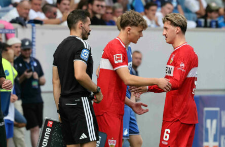 Yanik Spalt wird beim VfB Stuttgart für Angelo Stiller eingewechselt.
