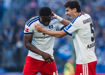 Martin Adeline (rechts) kehrt beim HSV aufgrund von Ausfällen in die Startelf zurück