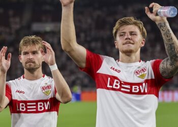 Maximilian Mittelstädt (links im Bild) macht beim VfB Stuttgart eine gute Figur