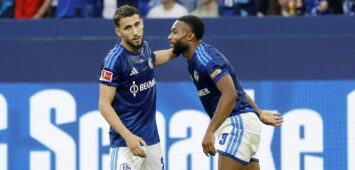 Adil Aouchiche und Moussa Sylla vom FC Schalke 04