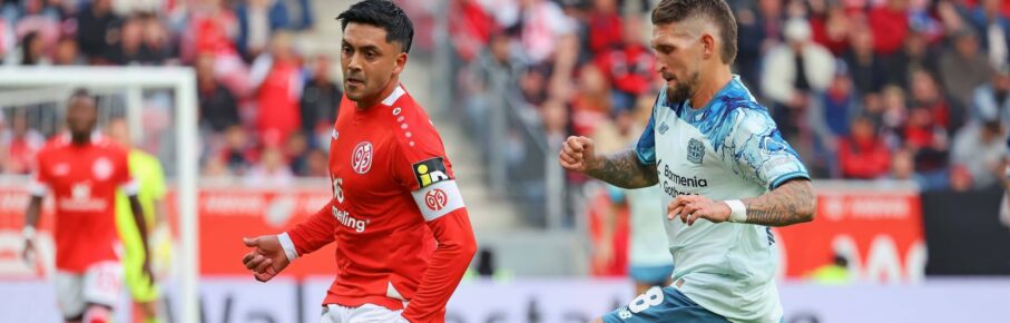 Robert Andrich von Bayer Leverkusen und Nadiem Amiri vom 1. FSV Mainz 05