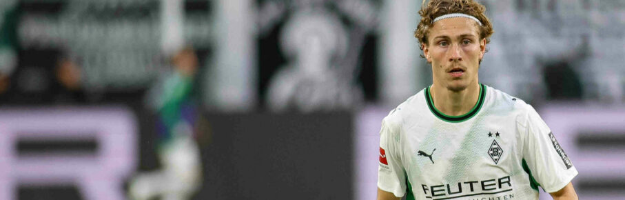 18.10.2026, GER, Fussball, Herren, Bundesliga , 1. Bundesliga, Saison 2026/2027, VfL Borussia Mönchengladbach - TSG 1899 Hoffenheim Hugo Bolin BMG schaut *** October 18, 2026, Germany, Soccer, Men s, Bundesliga, 1. Bundesliga, 20262027 Season, VfL Borussia Mönchengladbach vs. TSG 1899 Hoffenheim, Hugo Bolin, BMG is watching Copyright: xSvenxHanischx