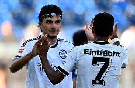 Can Uzun und Ansgar Knauff von Eintracht Frankfurt
