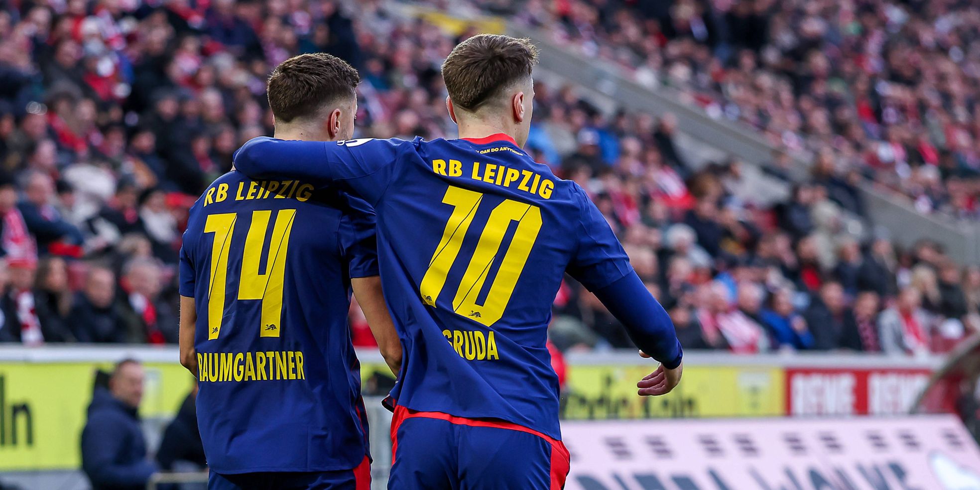 Christoph Baumgartner und Brajan Gruda von RB Leipzig