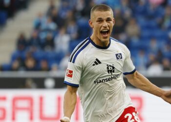 Miro Muheim trifft für den HSV