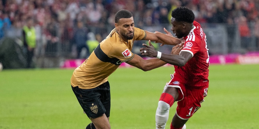 GER, Bayern, Muenchen, Fussball, FC Bayern Muenchen - VfB Stuttgart, in der Allianz Arena, Muenchen, Bundesliga, 1. Spieltag, 28.08.26, v.l. Josha Vagnoman (VfB Stuttgart, 4), Alphonso Davies (FC Bayern Muenchen, 19), im Zweikampf um den Ball DFL DFB regulations prohibit any use of photographs as image sequences and or quasi-video, Copyright: HMB-Media MichaelxNibel
